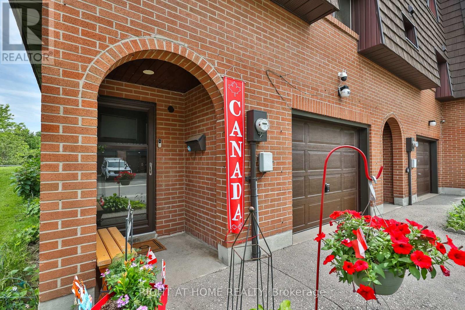 #74 100 DARRAS COURT - 2