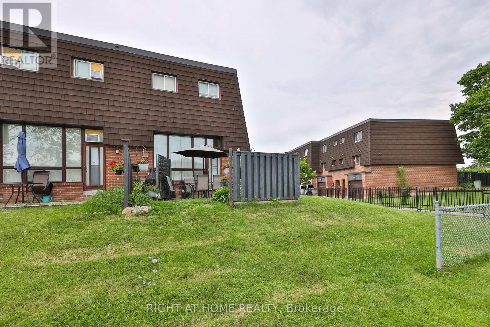 #74 100 DARRAS COURT - 45