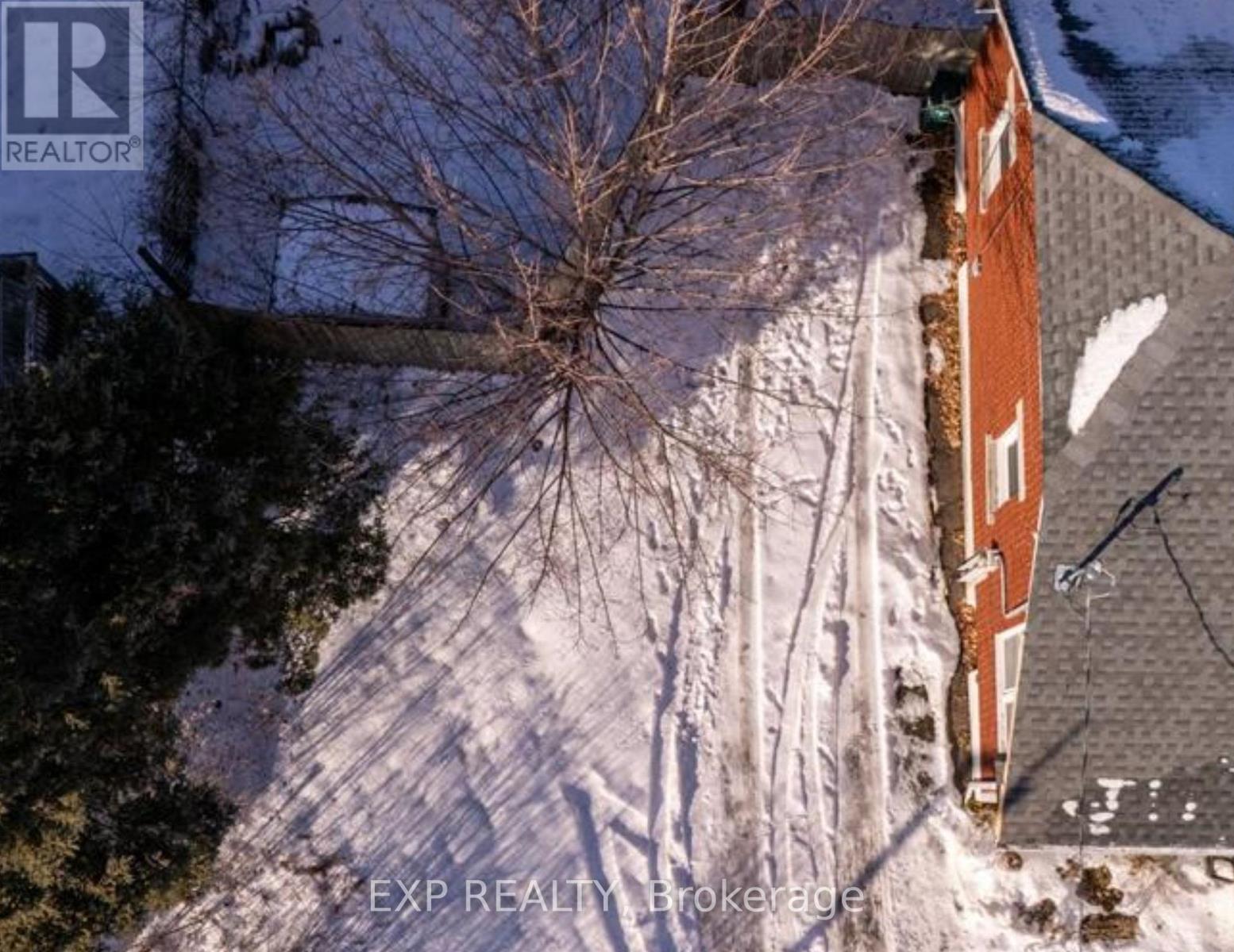 Studio for Rent in Ottawa – 1333 KITCHENER AVENUE, Ottawa – By Peter Sagos - Image 7