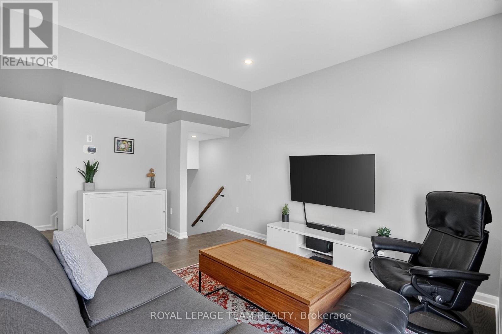 2706 DRAPER AVENUE - 12