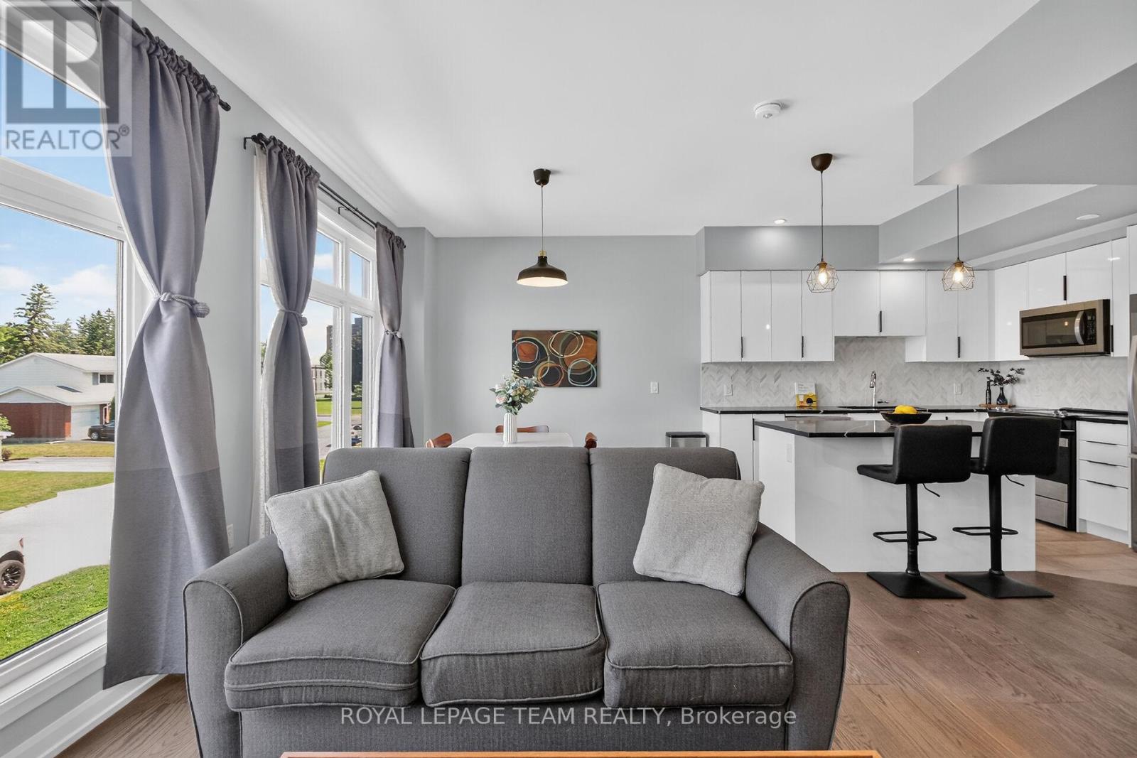 2706 DRAPER AVENUE - 13
