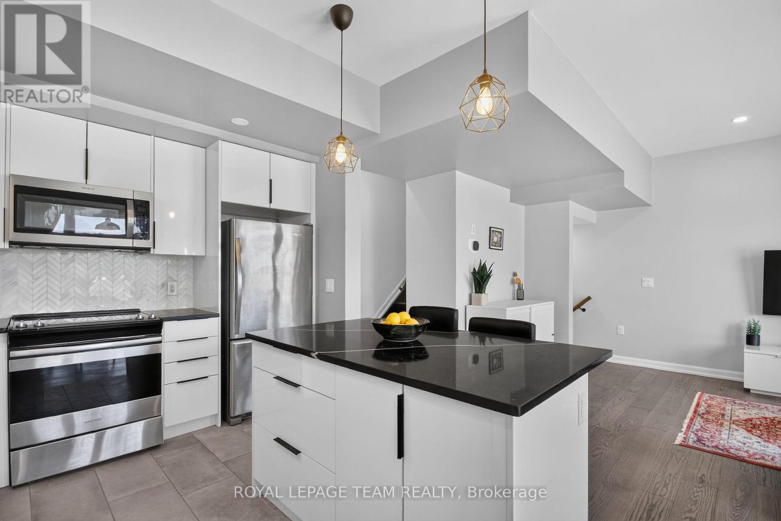 2706 DRAPER AVENUE - 17