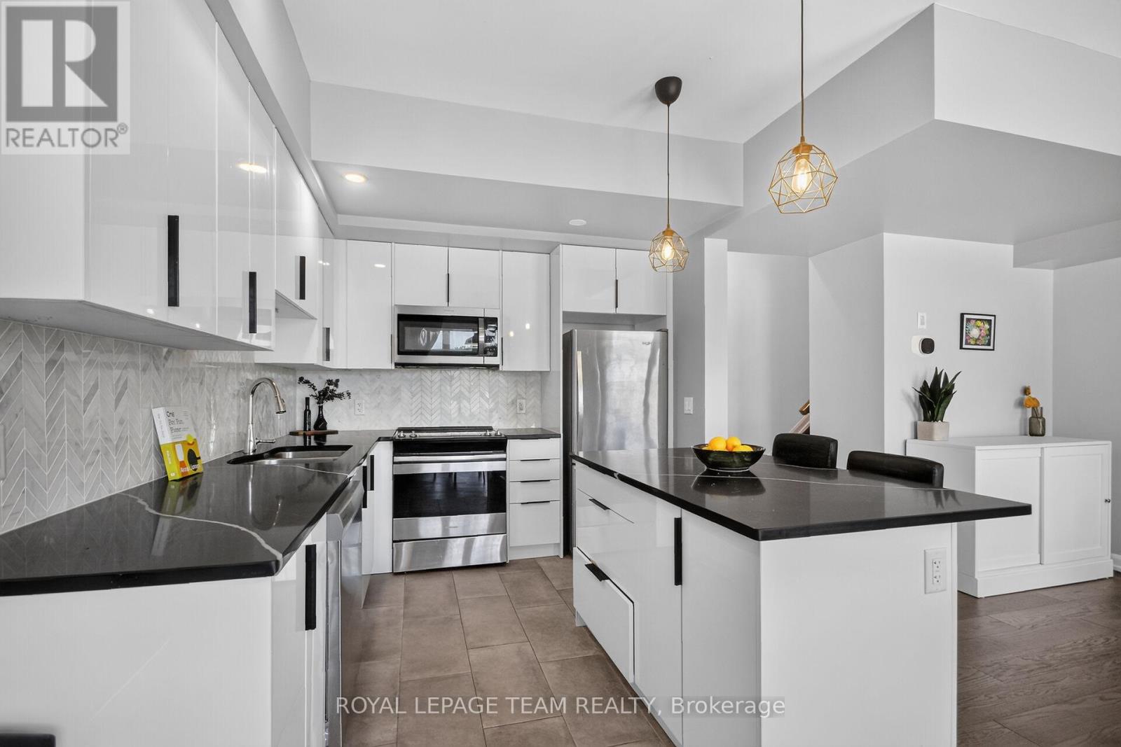 2706 DRAPER AVENUE - 18