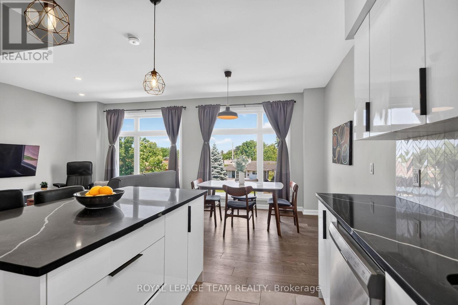 2706 DRAPER AVENUE - 20