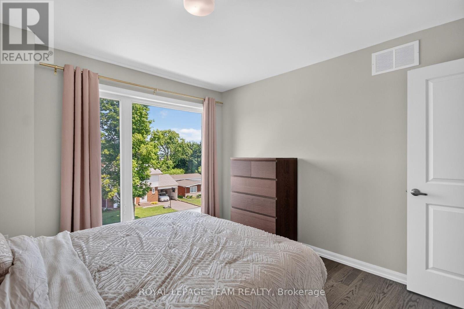 2706 DRAPER AVENUE - 26