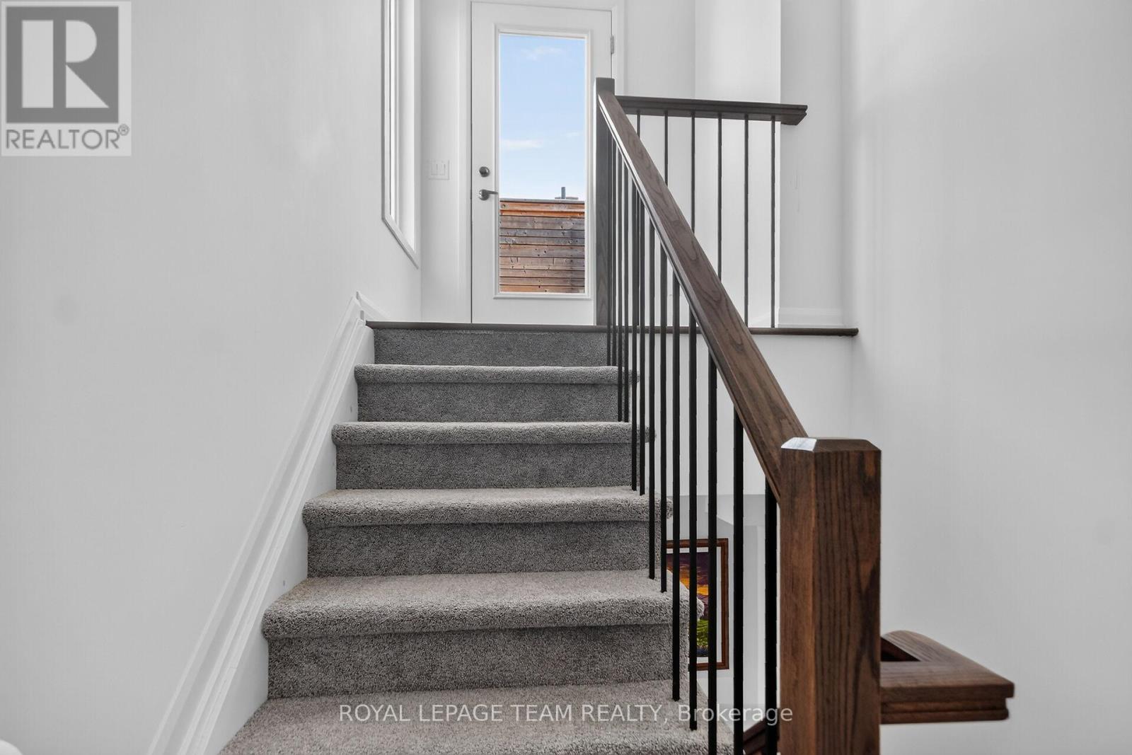2706 DRAPER AVENUE - 33