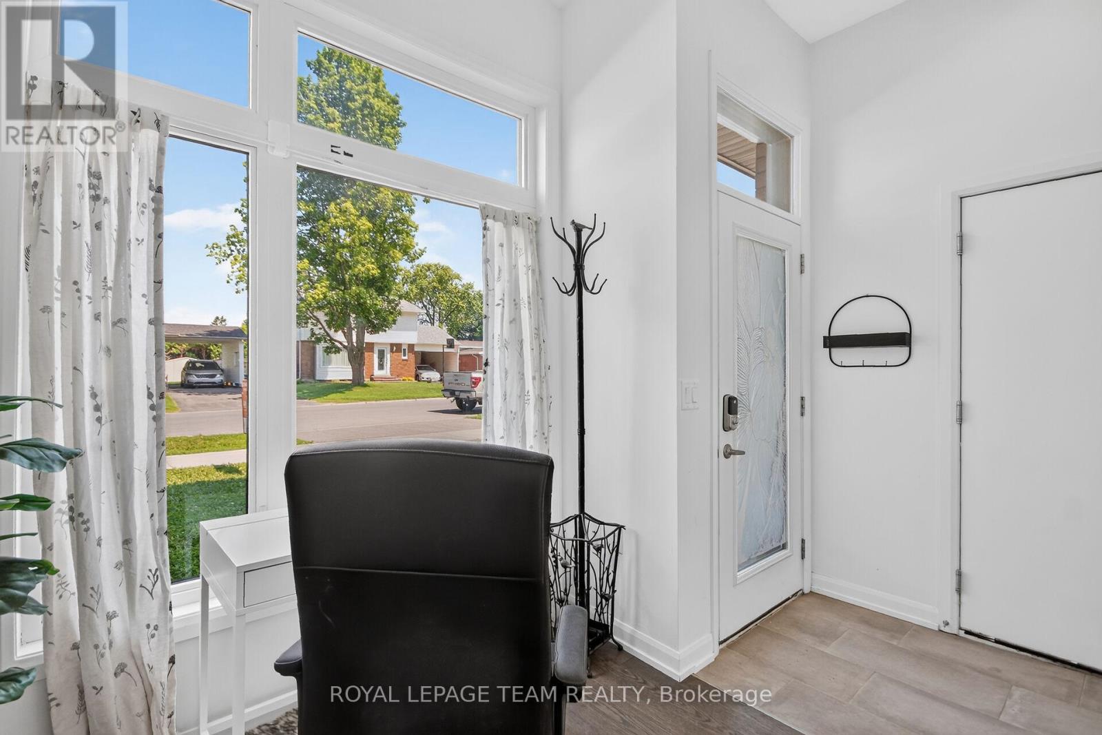 2706 DRAPER AVENUE - 4