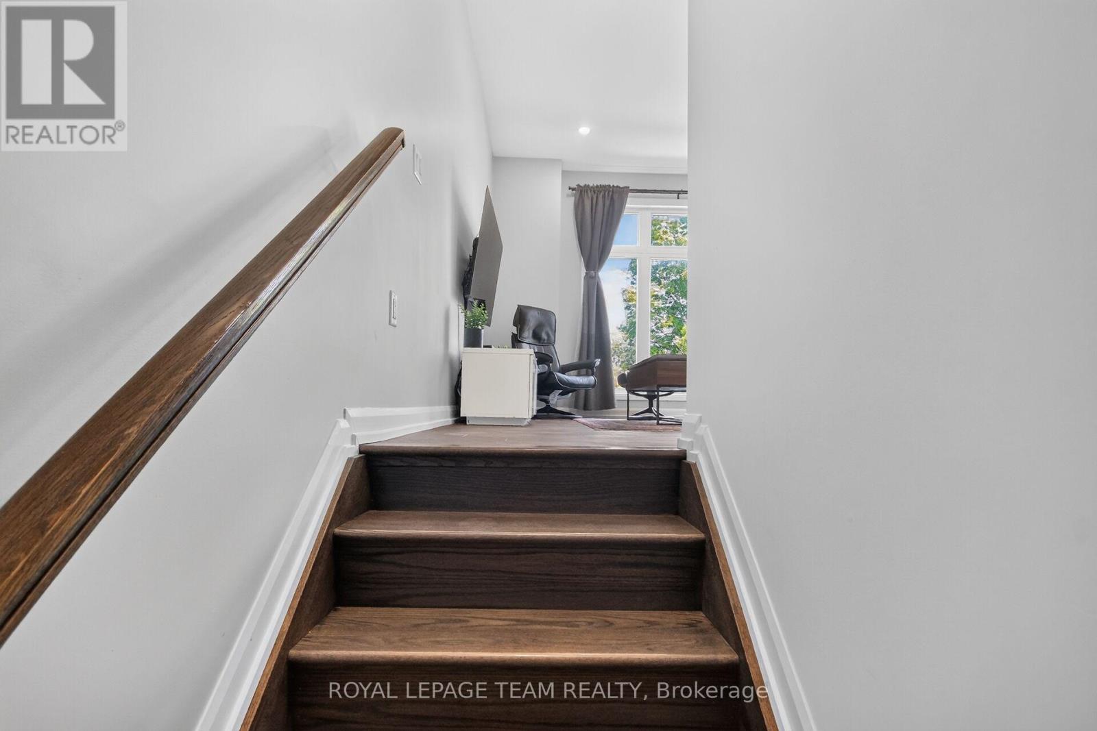 2706 DRAPER AVENUE - 8