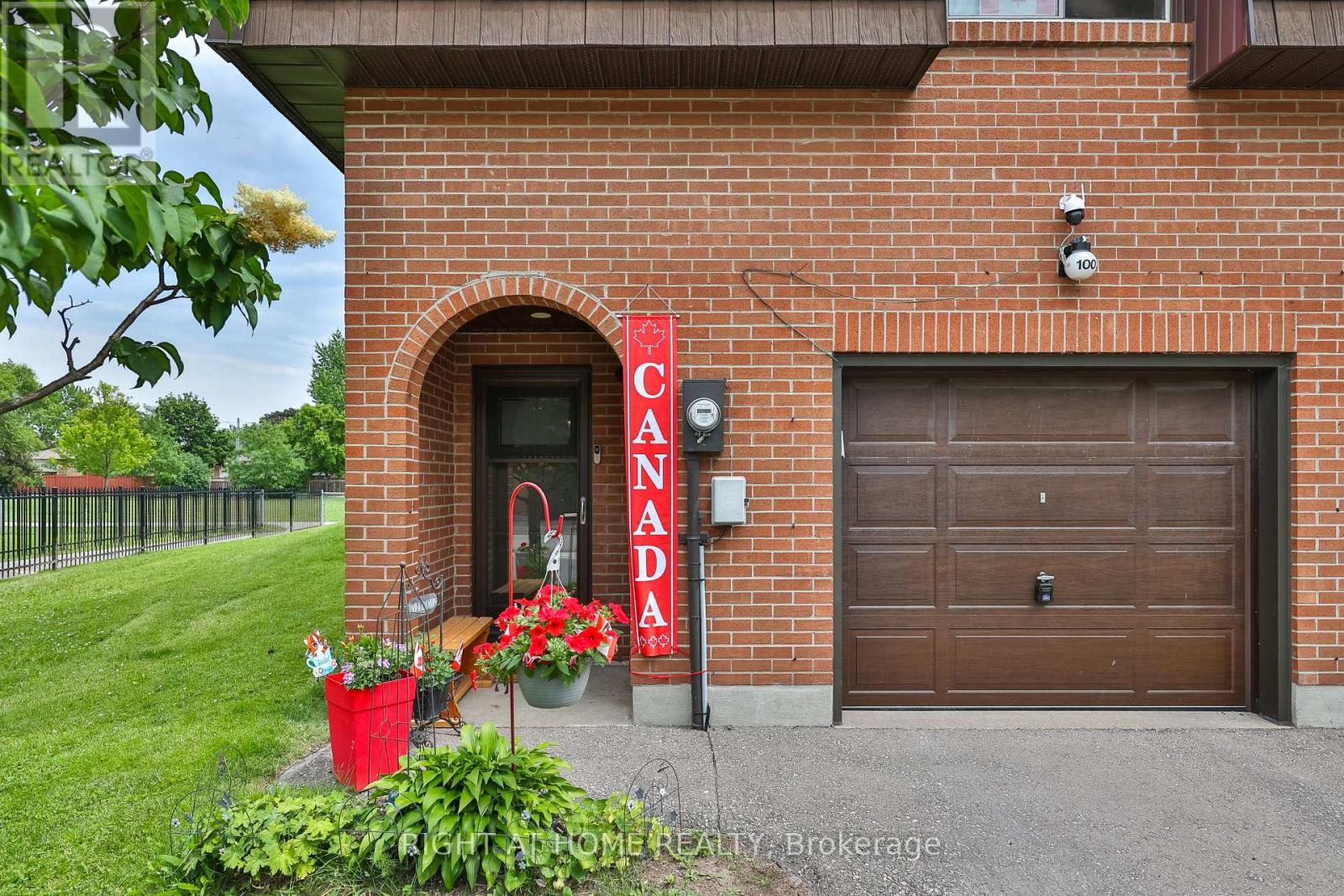 #74 100 DARRAS COURT - 3