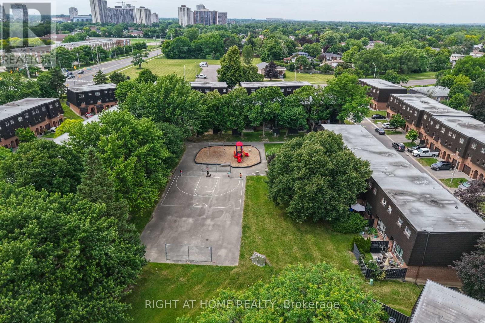 #74 100 DARRAS COURT - 48