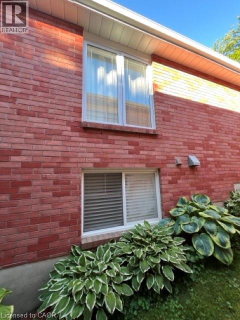 1029 DINA Crescent - 4
