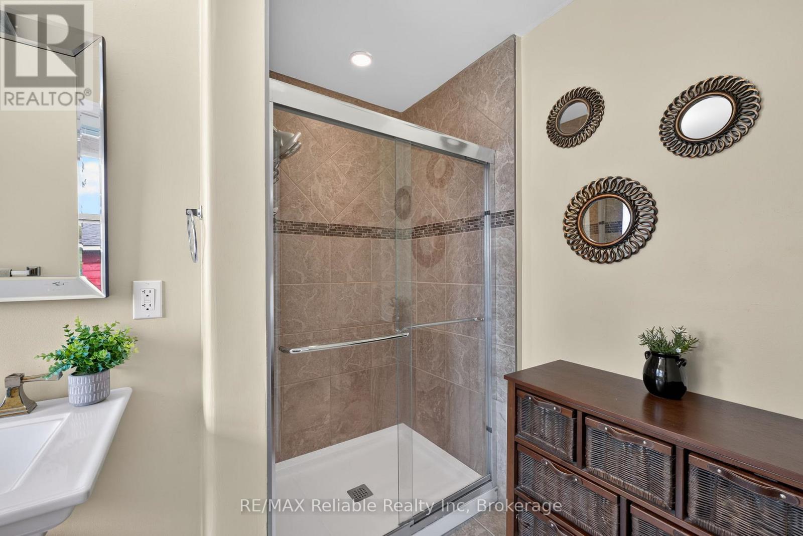 73022 CLAUDETTE DRIVE - 29