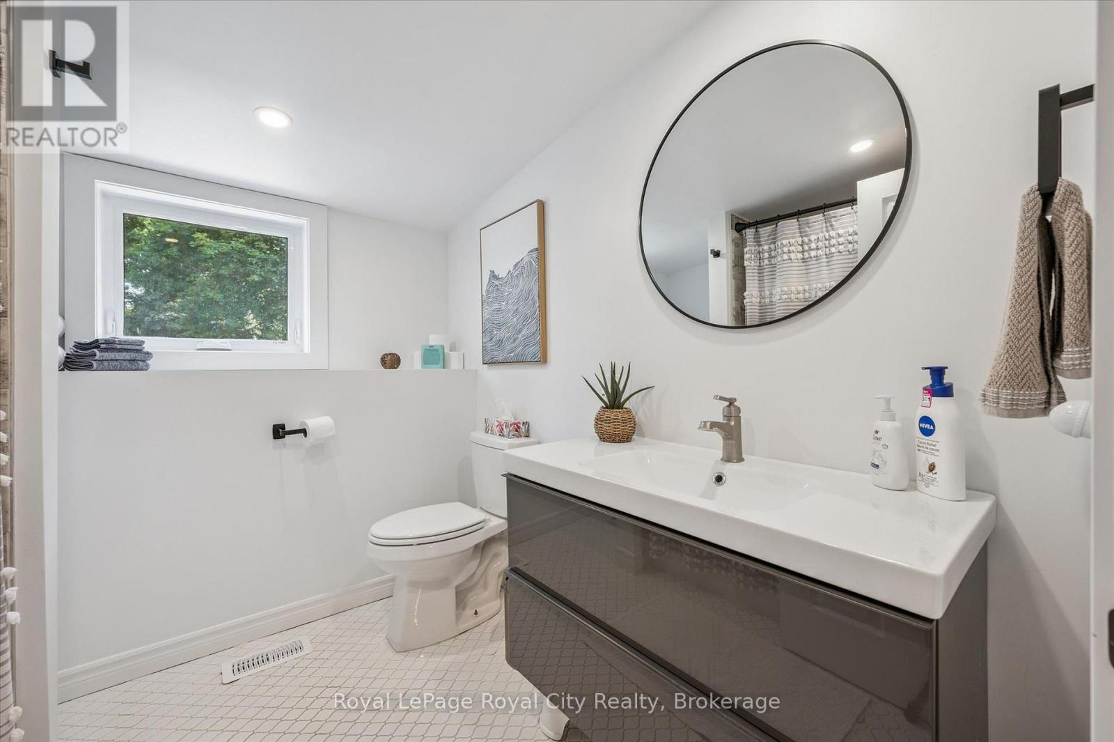 470 PERTH STREET - 28
