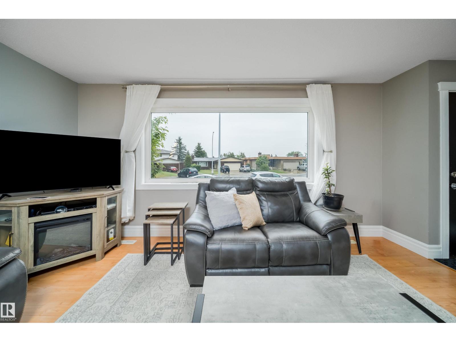 8512 142A AV NW - 12