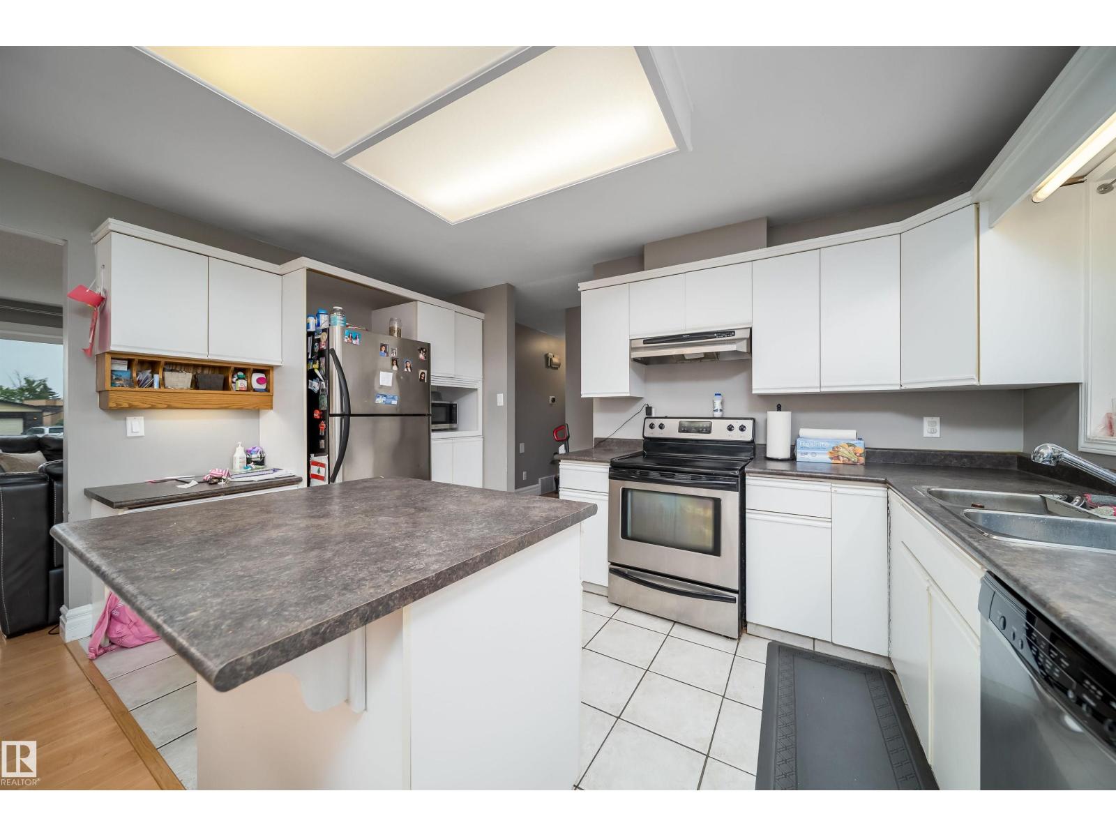 8512 142A AV NW - 15