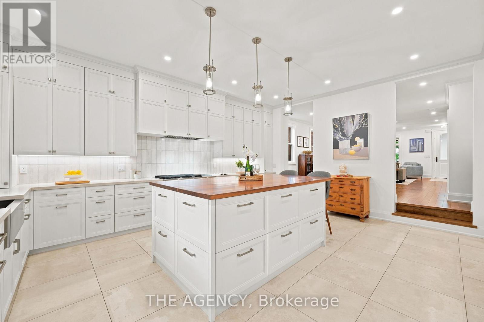418 SOUDAN AVENUE - 10