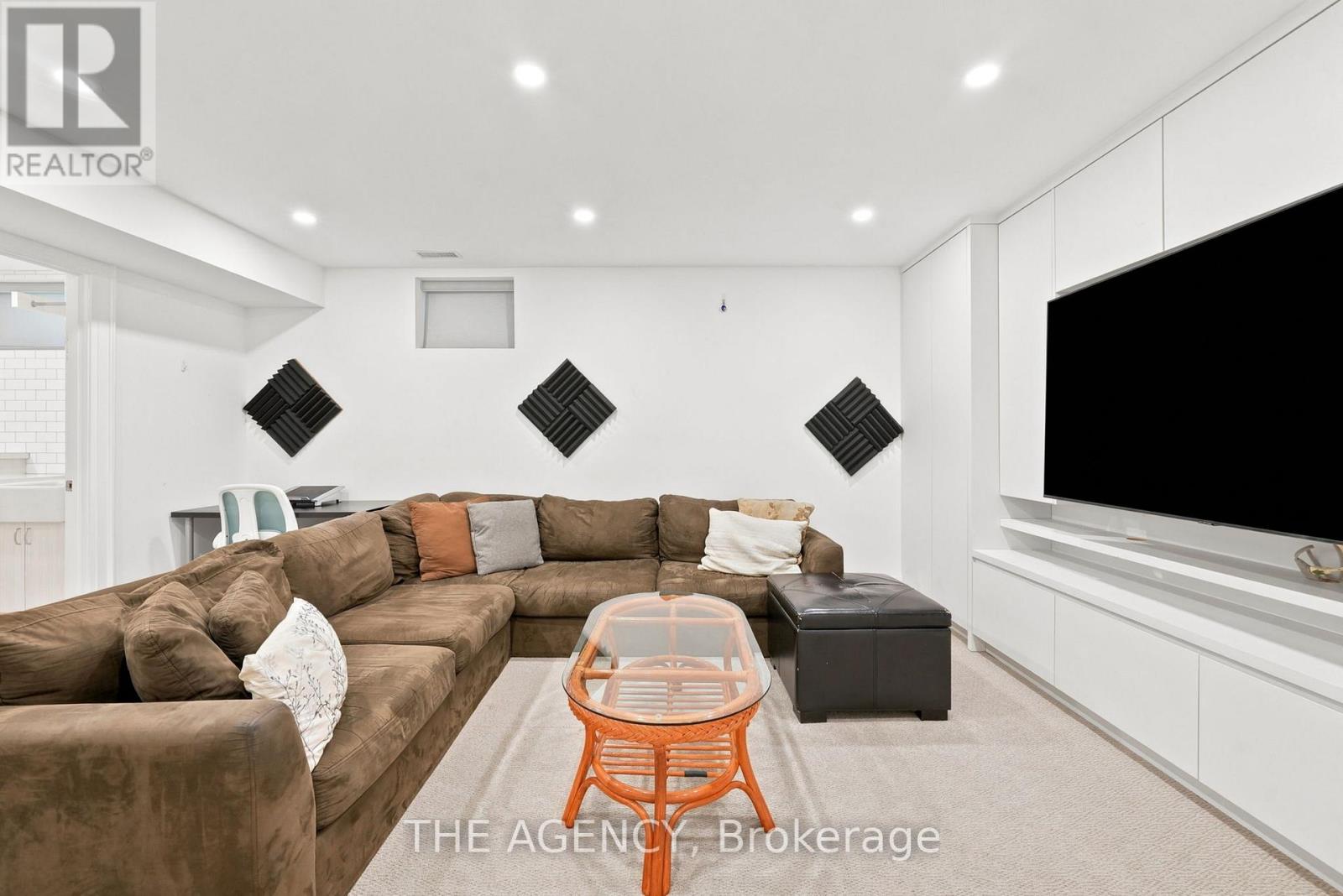 418 SOUDAN AVENUE - 28