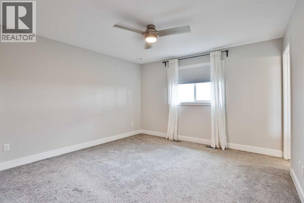470 Bluebell Lane W — photo 11