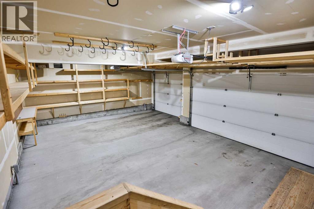 470 Bluebell Lane W — photo 29