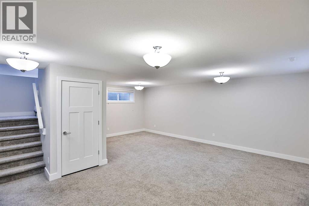 470 Bluebell Lane W — photo 20