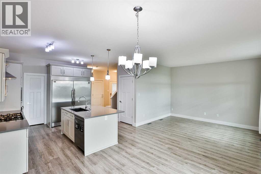 470 Bluebell Lane W — photo 8