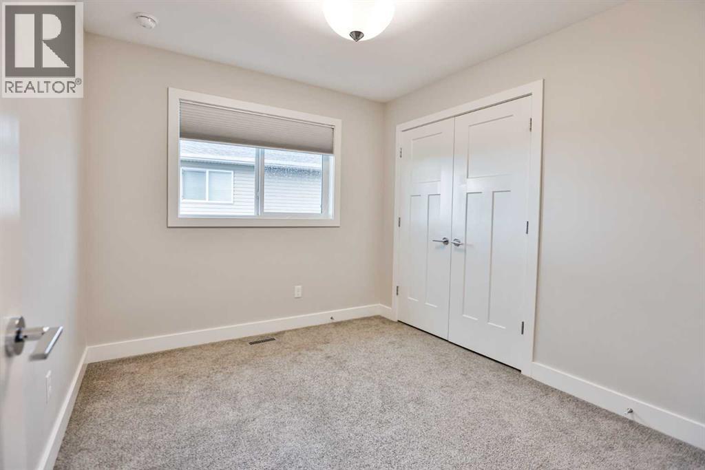 470 Bluebell Lane W — photo 17