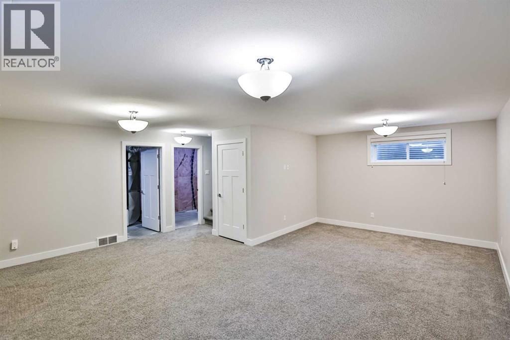 470 Bluebell Lane W — photo 21