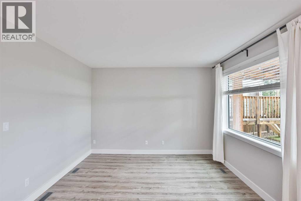 470 Bluebell Lane W — photo 9