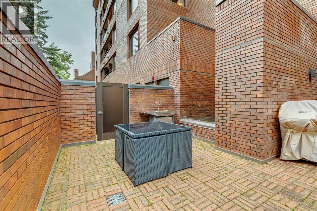 #102D 500 Eau Claire Avenue SW - 19