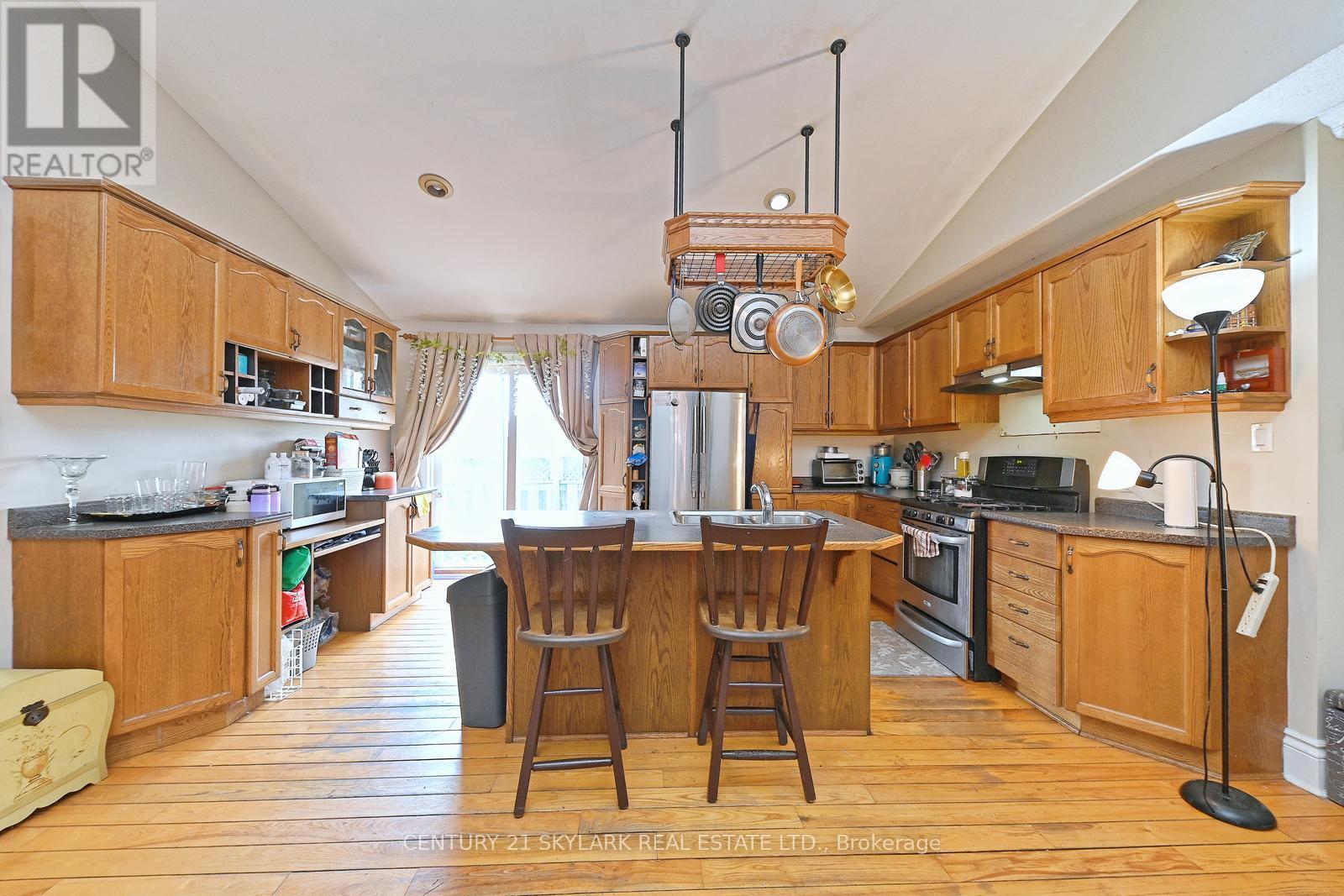 1922 DALHOUSIE CRESCENT - 10