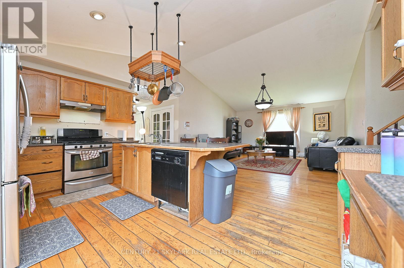 1922 DALHOUSIE CRESCENT - 14