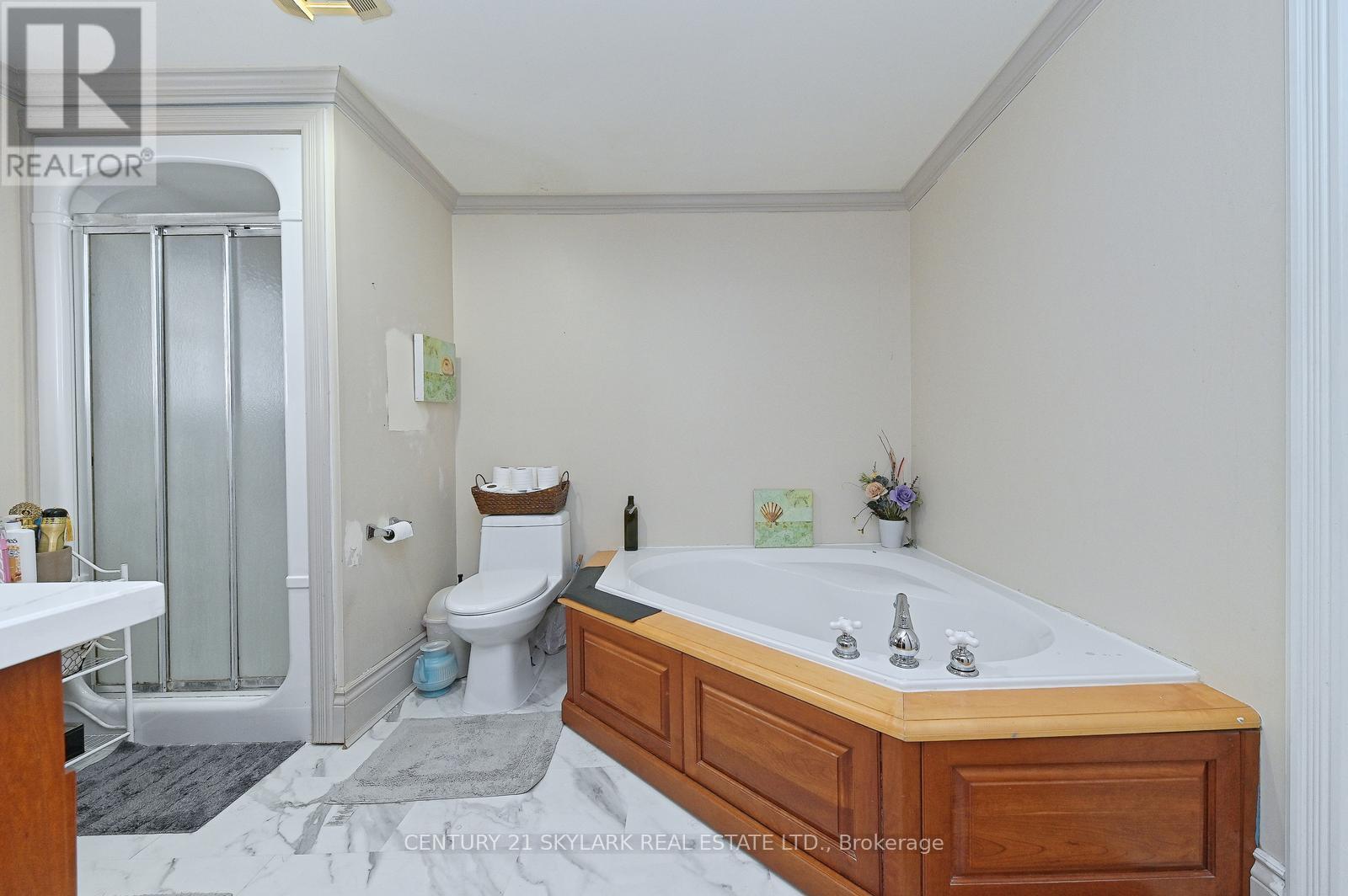 1922 DALHOUSIE CRESCENT - 25