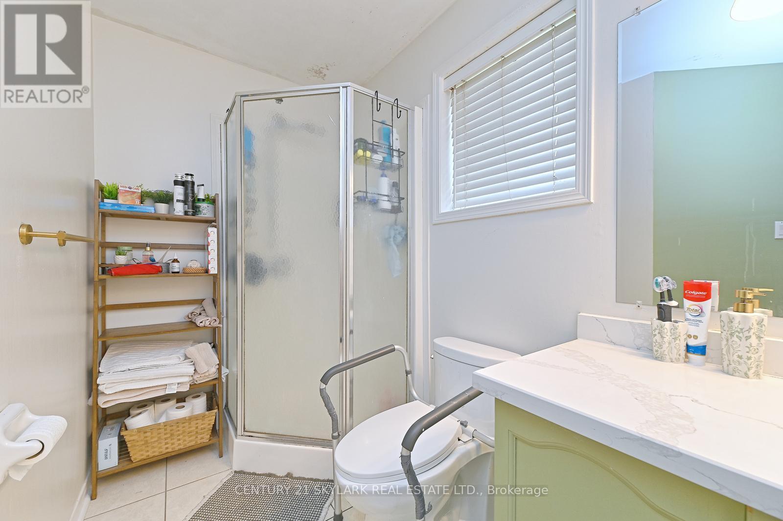 1922 DALHOUSIE CRESCENT - 30