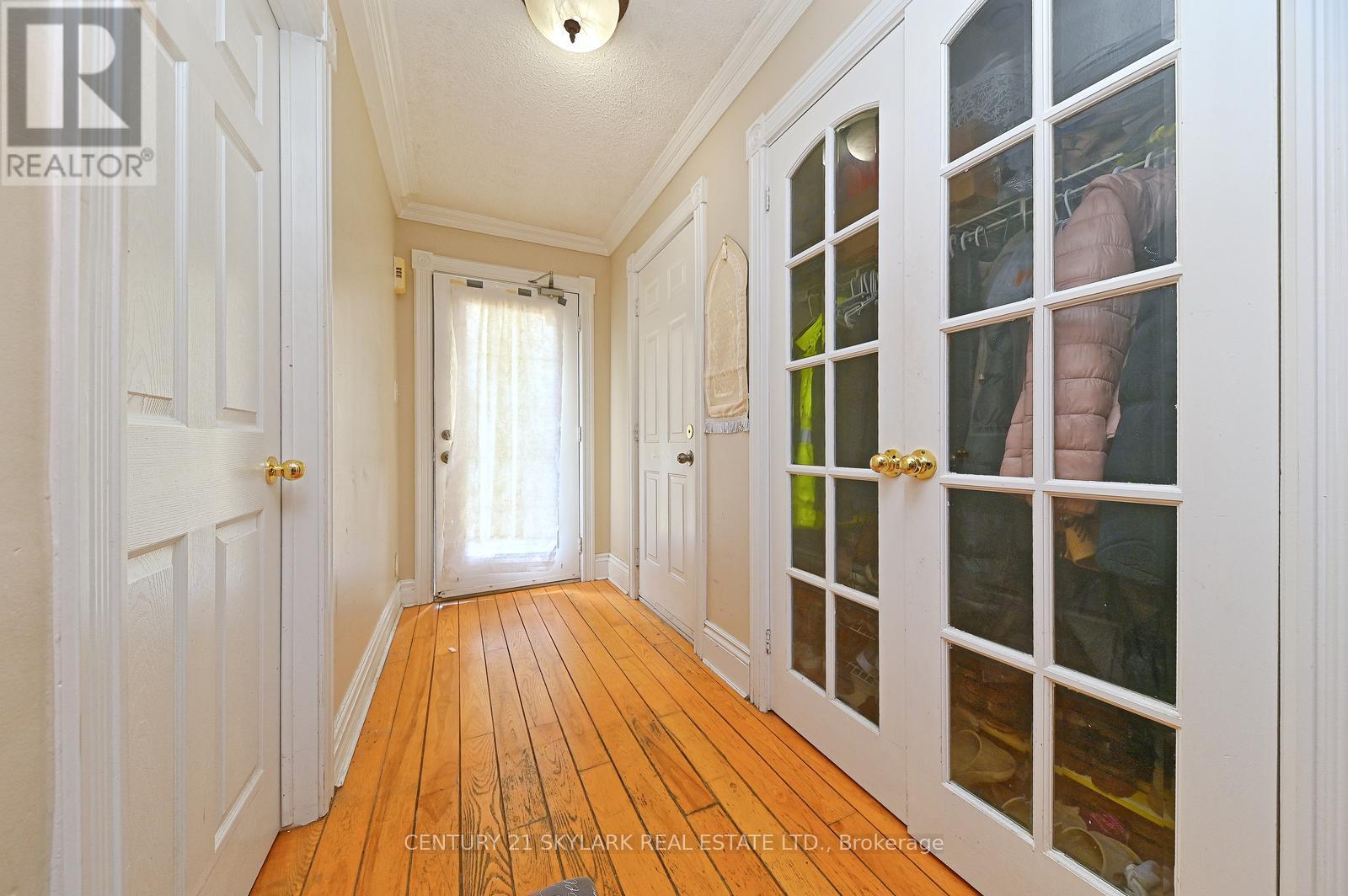 1922 DALHOUSIE CRESCENT - 4