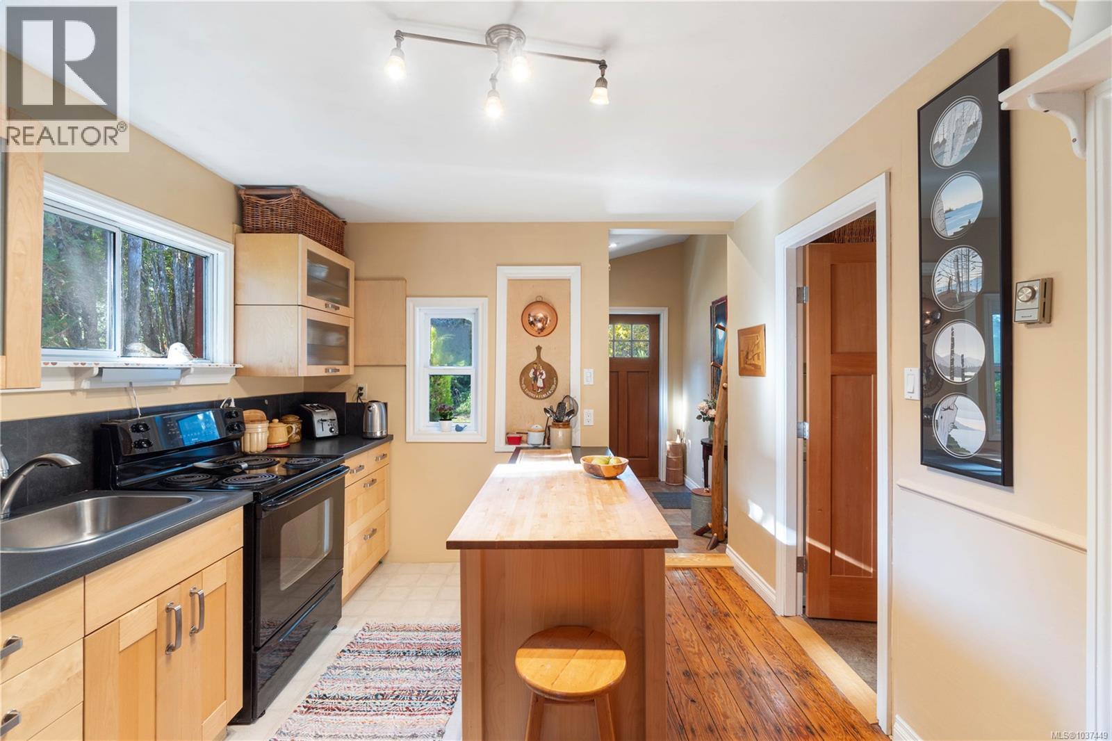 681 Turner Rd - 9