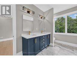 Bedroom 4 - 929 7th Line, Innisfil, ON L9S4G1 Photo 12