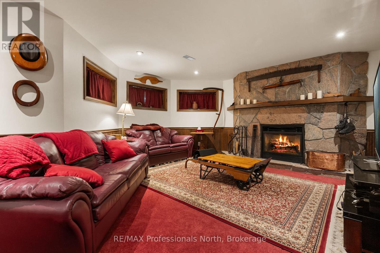 22 KNOWLES CRESCENT E - 29