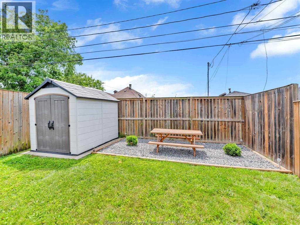 1673 Cadillac STREET - 34