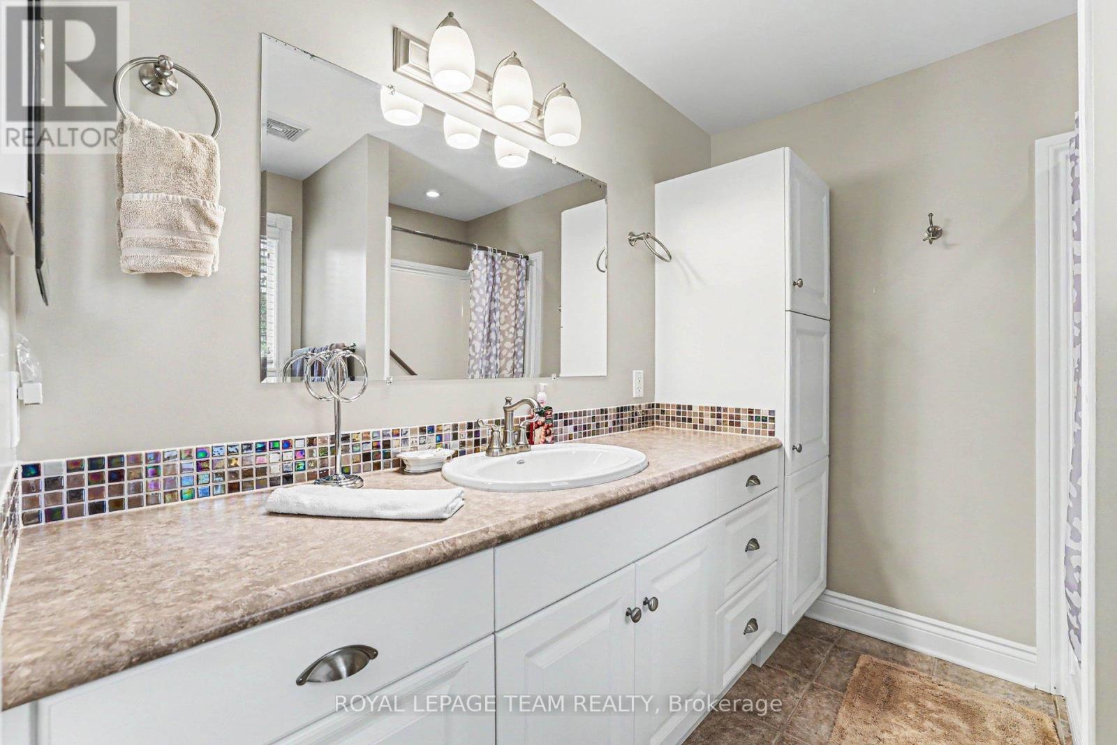 28 KIMBERLY AVENUE - 22