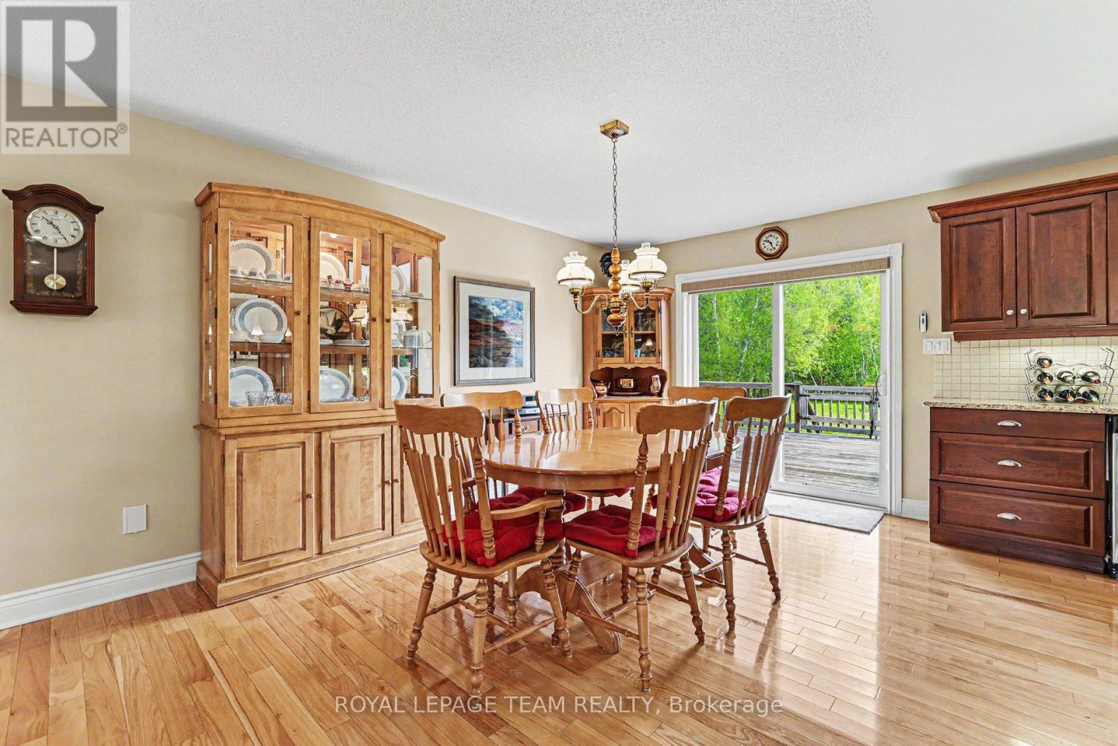 28 KIMBERLY AVENUE - 10