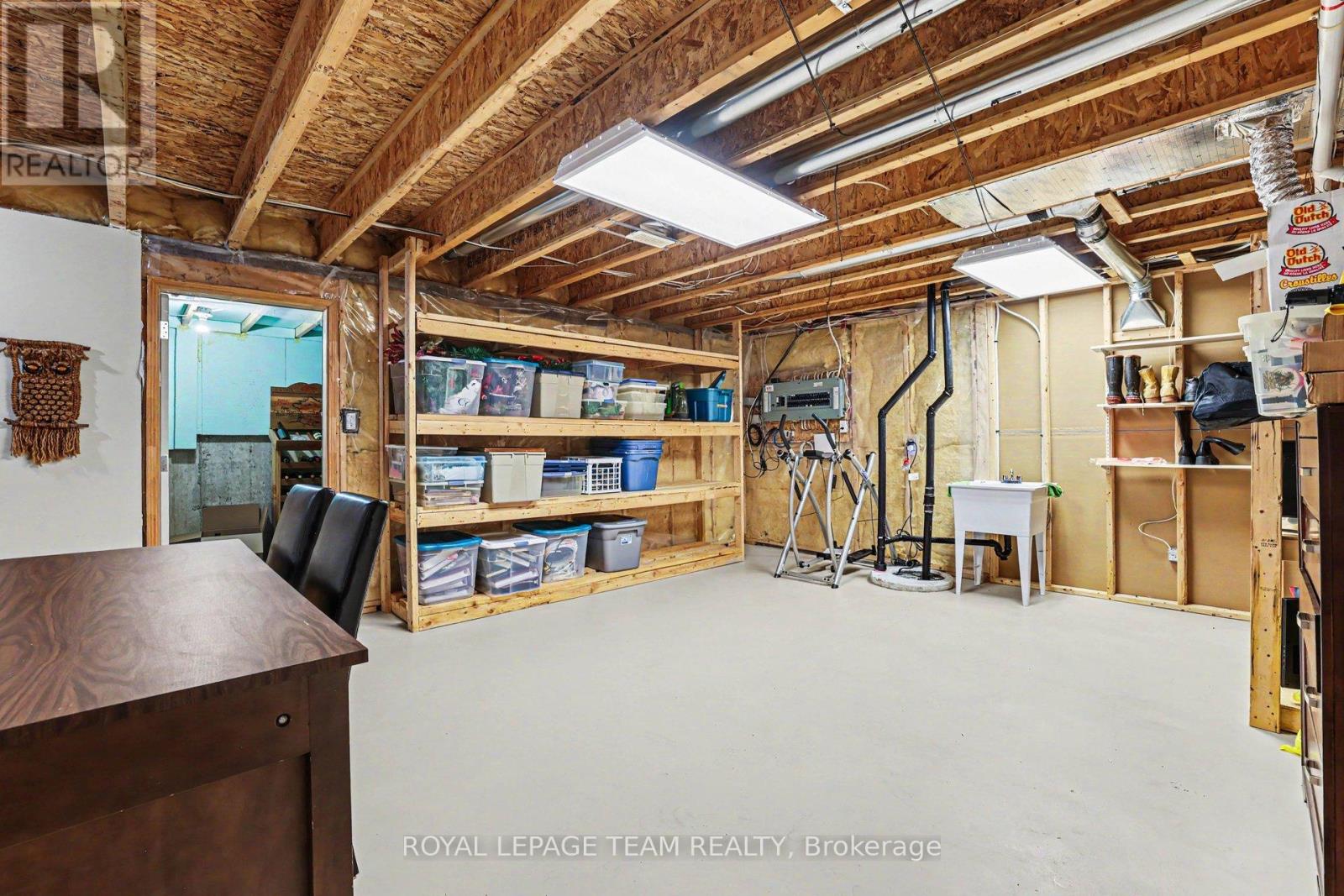 28 KIMBERLY AVENUE - 31