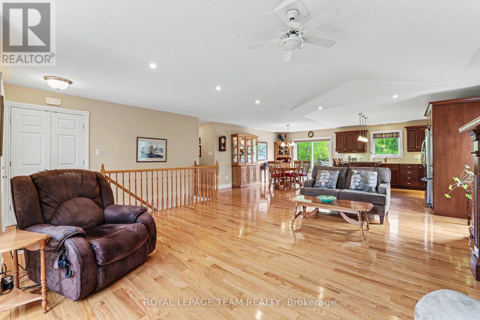 28 KIMBERLY AVENUE - Image 9