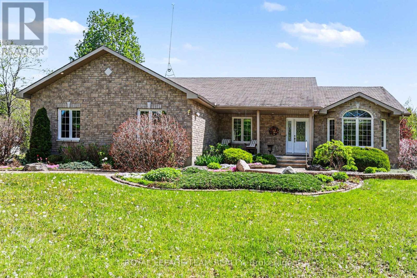 28 KIMBERLY AVENUE - 34