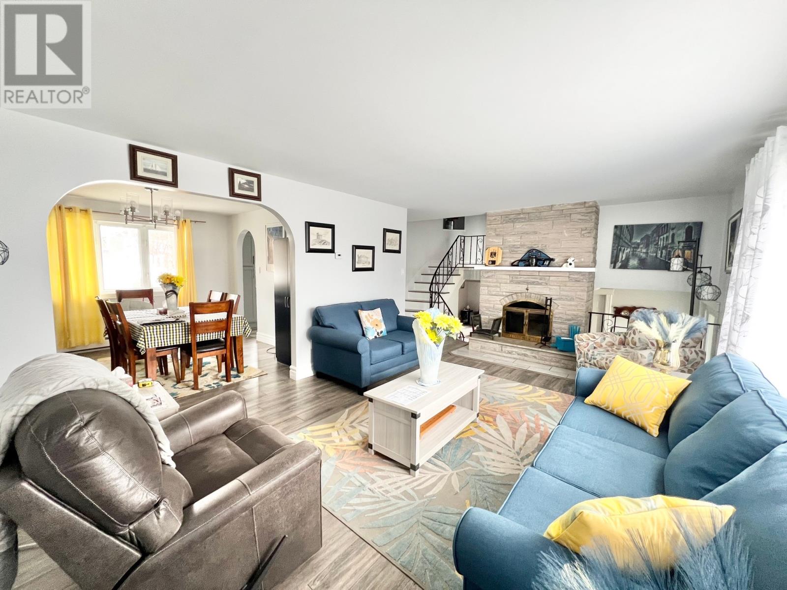 10 Southcott Drive - 18