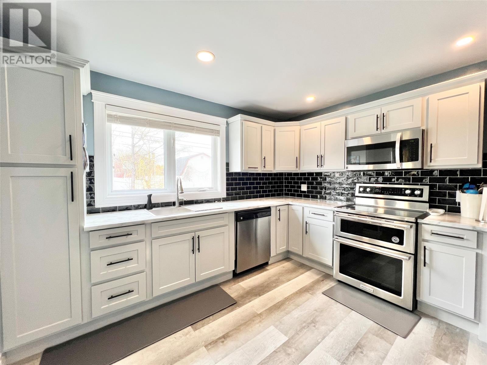 10 Southcott Drive - 25