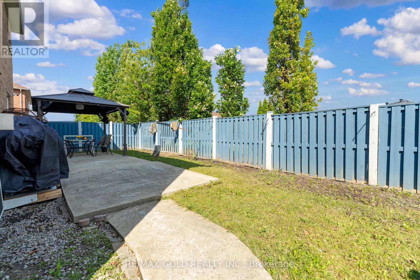 39 DARREN ROAD - 41
