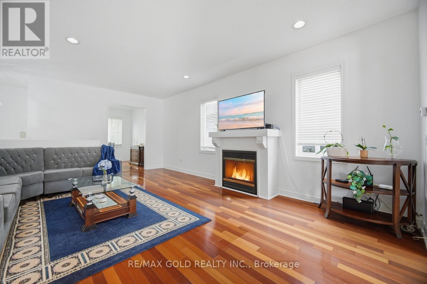 25 TREELINE BOULEVARD - 11