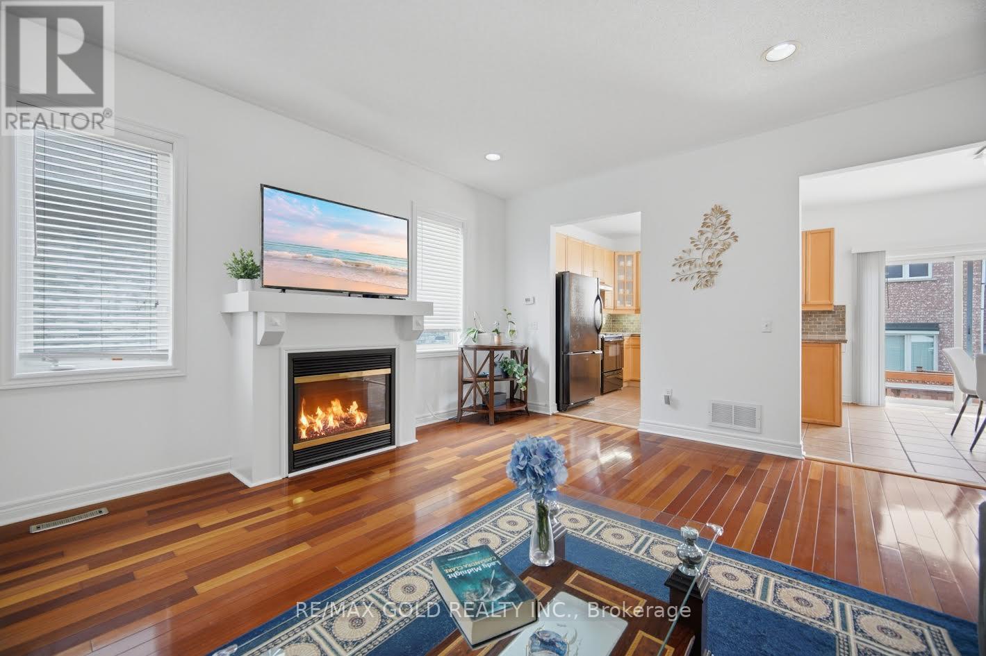 25 TREELINE BOULEVARD - 12