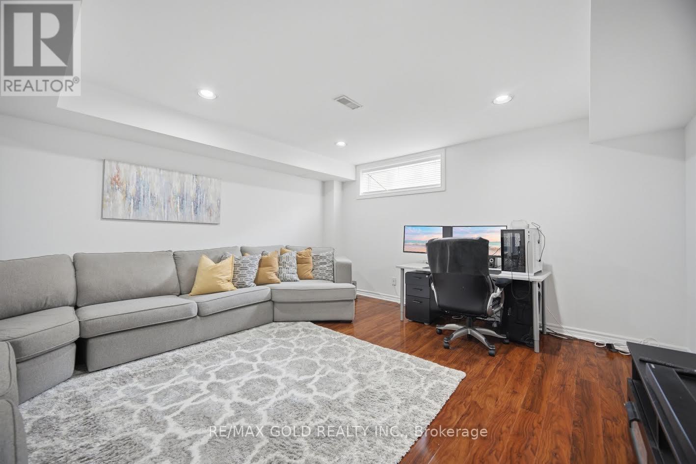 25 TREELINE BOULEVARD - 32