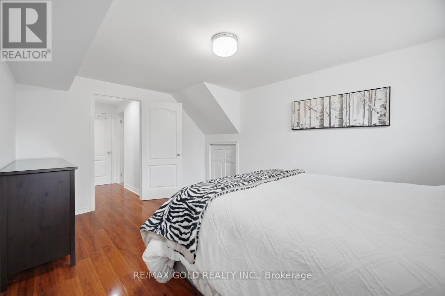 25 TREELINE BOULEVARD - 39